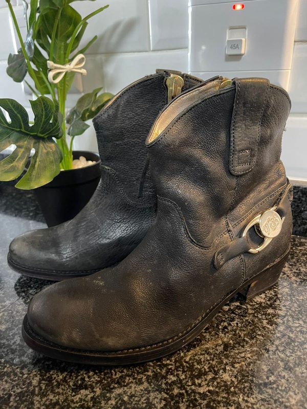 Pre-Owned Ted Baker Leather Ankle Boots