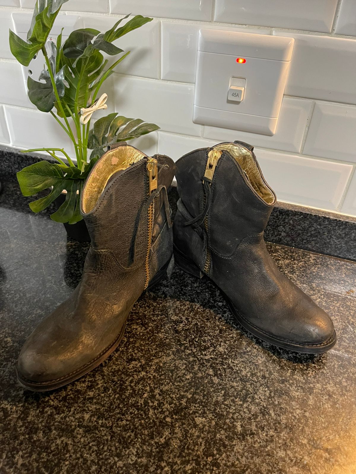 Pre-Owned Ted Baker Leather Ankle Boots