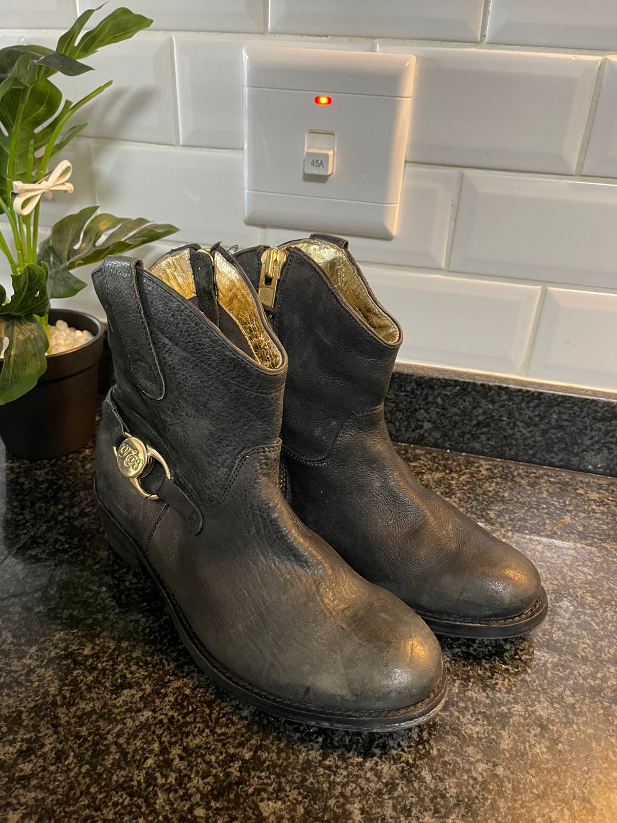 Pre-Owned Ted Baker Leather Ankle Boots