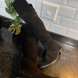 Moda in Pelle Stacked Heel Pointed Toe Suede Boots
